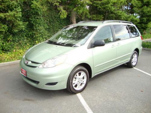 Photo Image Gallery & Touchup Paint: Toyota Sienna in Silver Pine Mica  (6U0)  YEARS: 2006-2010