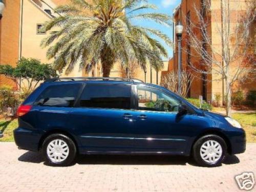 Photo Image Gallery & Touchup Paint: Toyota Sienna in Stratosphere Mica   (8Q0)  YEARS: 2004-2005