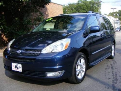 Photo Image Gallery & Touchup Paint: Toyota Sienna in Stratosphere Mica   (8Q0)  YEARS: 2004-2005