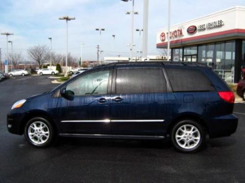 Photo Image Gallery & Touchup Paint: Toyota Sienna in Nautical Blue Metallic  (8S6)  YEARS: 2006-2007