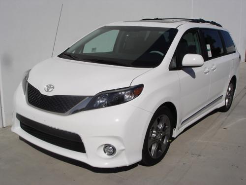Photo Image Gallery & Touchup Paint: Toyota Sienna in Super White   (040)  YEARS: 2011-2013