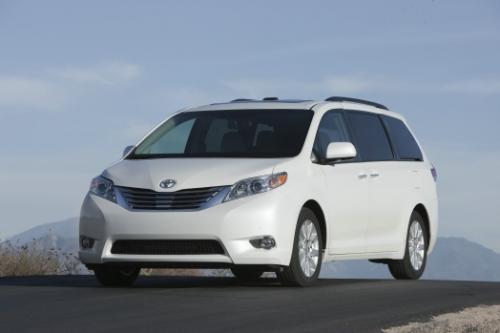Photo Image Gallery & Touchup Paint: Toyota Sienna in Blizzard Pearl   (070)  YEARS: 2011-2013