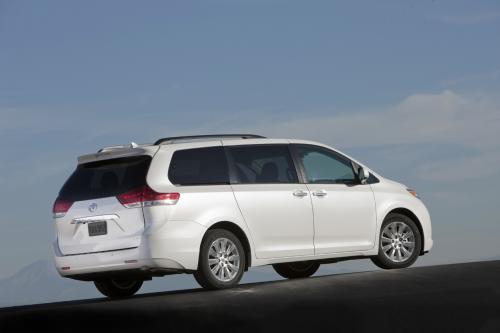 Photo Image Gallery & Touchup Paint: Toyota Sienna in Blizzard Pearl   (070)  YEARS: 2011-2013