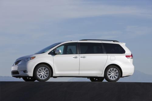 Photo Image Gallery & Touchup Paint: Toyota Sienna in Blizzard Pearl   (070)  YEARS: 2011-2013