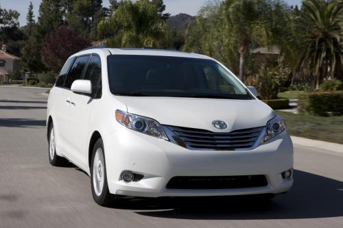 Photo Image Gallery & Touchup Paint: Toyota Sienna in Blizzard Pearl   (070)  YEARS: 2011-2013