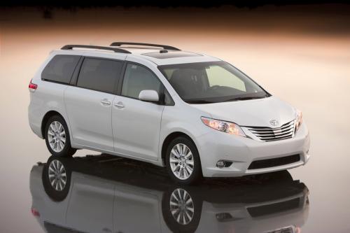 Photo Image Gallery & Touchup Paint: Toyota Sienna in Blizzard Pearl   (070)  YEARS: 2011-2013