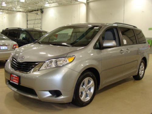 Photo Image Gallery & Touchup Paint: Toyota Sienna in Silver Sky Metallic  (1D6)  YEARS: 2011-2013