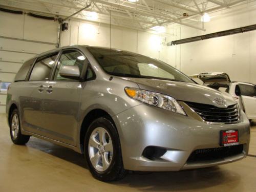 Photo Image Gallery & Touchup Paint: Toyota Sienna in Silver Sky Metallic  (1D6)  YEARS: 2011-2013