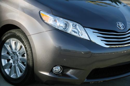Photo Image Gallery & Touchup Paint: Toyota Sienna in Predawn Gray Mica  (1H1)  YEARS: 2011-2013