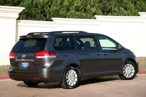 Photo Image Gallery & Touchup Paint: Toyota Sienna in Predawn Gray Mica  (1H1)  YEARS: 2011-2013