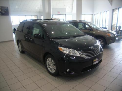 Photo Image Gallery & Touchup Paint: Toyota Sienna in Black    (202)  YEARS: 2011-2013