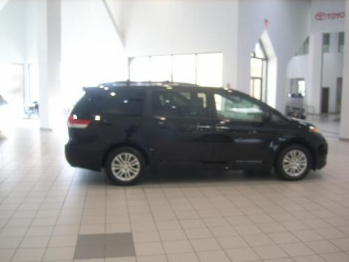 Photo Image Gallery & Touchup Paint: Toyota Sienna in Black    (202)  YEARS: 2011-2013