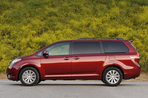 Photo Image Gallery & Touchup Paint: Toyota Sienna in Salsa Red Pearl  (3Q3)  YEARS: 2011-2013