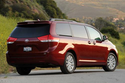 Photo Image Gallery & Touchup Paint: Toyota Sienna in Salsa Red Pearl  (3Q3)  YEARS: 2011-2013