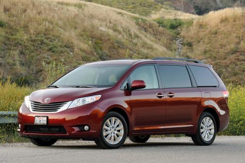 Photo Image Gallery & Touchup Paint: Toyota Sienna in Salsa Red Pearl  (3Q3)  YEARS: 2011-2013