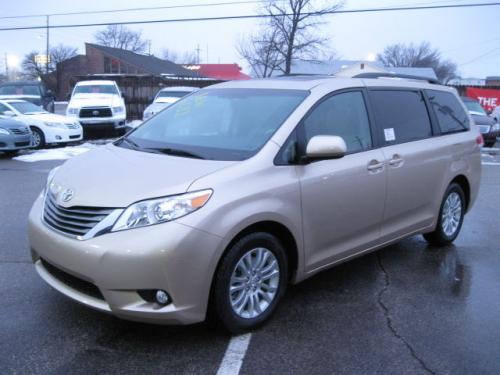Photo Image Gallery & Touchup Paint: Toyota Sienna in Sandy Beach Metallic  (4T8)  YEARS: 2011-2013