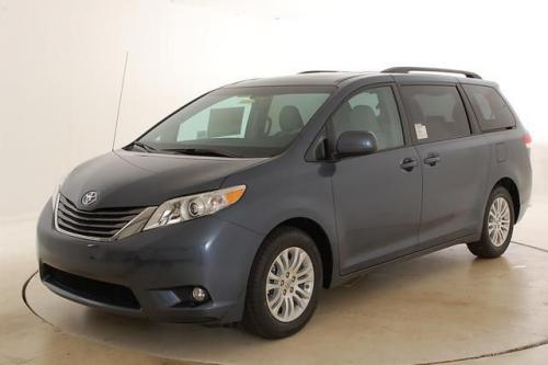 Photo Image Gallery & Touchup Paint: Toyota Sienna in Shoreline Blue Pearl  (8V5)  YEARS: 2013-2013