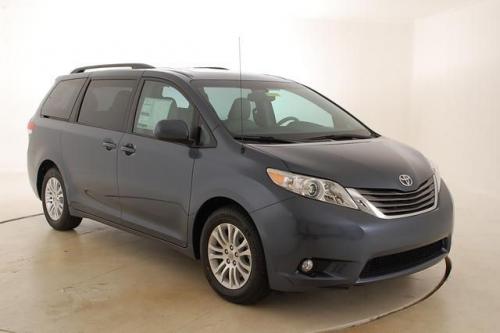 Photo Image Gallery & Touchup Paint: Toyota Sienna in Shoreline Blue Pearl  (8V5)  YEARS: 2013-2013
