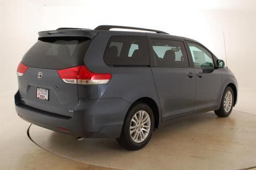 Photo Image Gallery & Touchup Paint: Toyota Sienna in Shoreline Blue Pearl  (8V5)  YEARS: 2013-2013