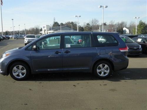 Photo Image Gallery & Touchup Paint: Toyota Sienna in Shoreline Blue Pearl  (8V5)  YEARS: 2013-2013
