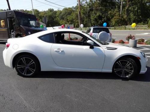 Photo Image Gallery & Touchup Paint: Subaru Brz in Satin White Pearl  (37J)  YEARS: 2013-2013