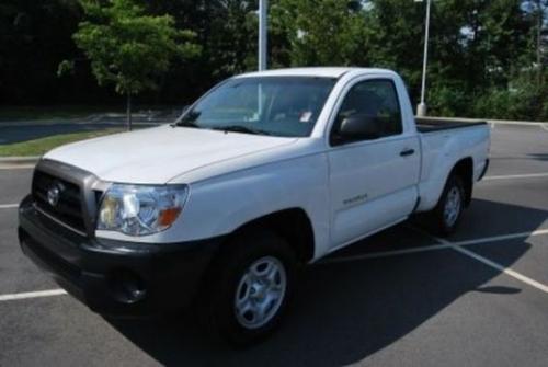 Photo Image Gallery & Touchup Paint: Toyota Tacoma in Super White   (040)  YEARS: 2005-2013