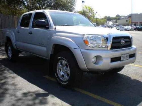 Photo Image Gallery & Touchup Paint: Toyota Tacoma in Silver Streak Mica  (1E7)  YEARS: 2005-2013