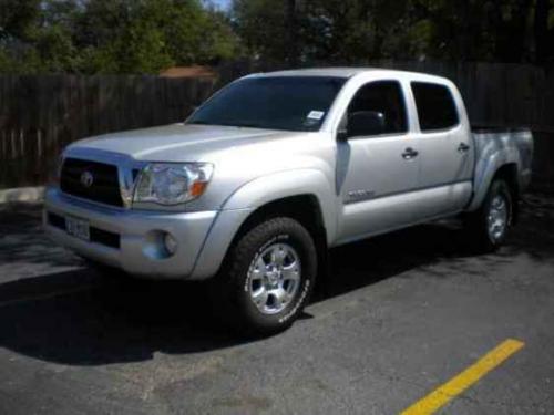 Photo Image Gallery & Touchup Paint: Toyota Tacoma in Silver Streak Mica  (1E7)  YEARS: 2005-2013