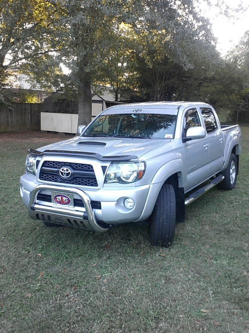 Photo Image Gallery & Touchup Paint: Toyota Tacoma in Silver Streak Mica  (1E7)  YEARS: 2005-2013