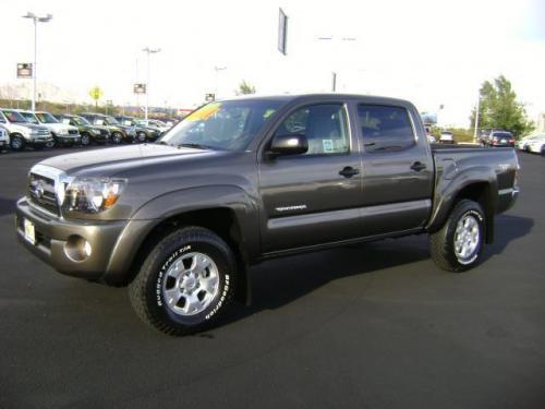 Photo Image Gallery & Touchup Paint: Toyota Tacoma in Pyrite Mica   (4T3)  YEARS: 2009-2013