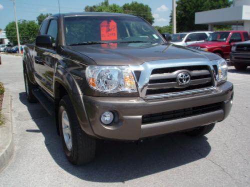 Photo Image Gallery & Touchup Paint: Toyota Tacoma in Pyrite Mica   (4T3)  YEARS: 2009-2013
