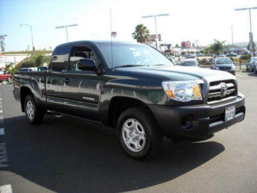 Photo Image Gallery & Touchup Paint: Toyota Tacoma in Timberland Mica   (6T8)  YEARS: 2009-2011