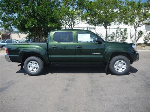Photo Image Gallery & Touchup Paint: Toyota Tacoma in Spruce Mica   (6V4)  YEARS: 2012-2013