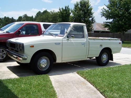 Photo Image Gallery & Touchup Paint: Toyota Truck in White    (012)  YEARS: 1973-1978