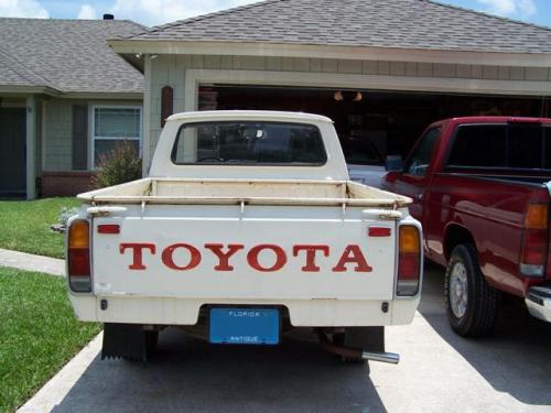Photo Image Gallery & Touchup Paint: Toyota Truck in White    (012)  YEARS: 1973-1978