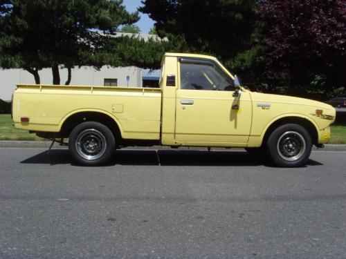 Photo Image Gallery & Touchup Paint: Toyota Truck in Pure Yellow   (534)  YEARS: 1977-1977