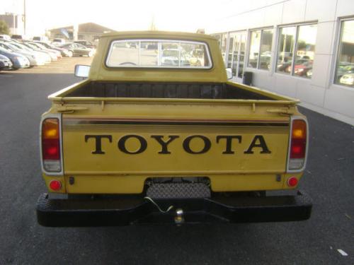 Photo Image Gallery & Touchup Paint: Toyota Truck in Yellow    (541)  YEARS: 1975-1978