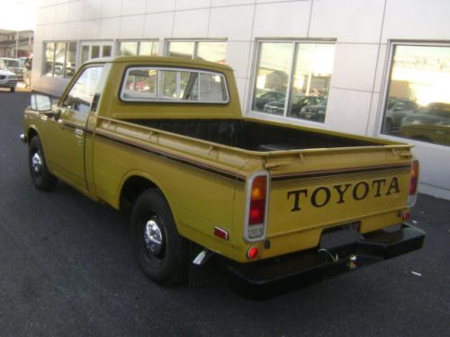 Photo Image Gallery & Touchup Paint: Toyota Truck in Yellow    (541)  YEARS: 1975-1978
