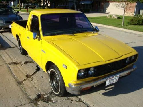 Photo Image Gallery & Touchup Paint: Toyota Truck in Yellow    (541)  YEARS: 1975-1978