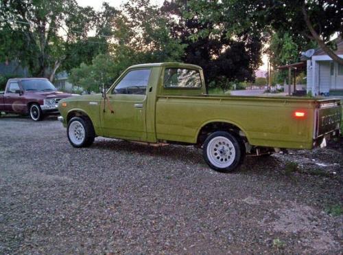 Photo Image Gallery & Touchup Paint: Toyota Truck in Olive    (637)  YEARS: 1974-1977