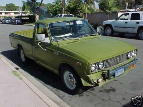 Photo Image Gallery & Touchup Paint: Toyota Truck in Olive    (637)  YEARS: 1974-1977