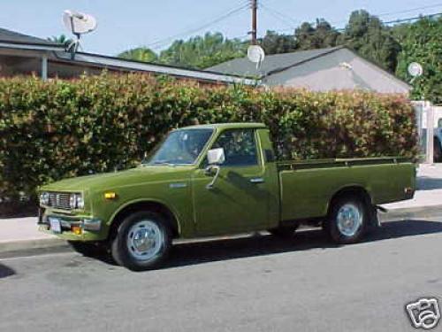 Photo Image Gallery & Touchup Paint: Toyota Truck in Olive    (637)  YEARS: 1974-1977