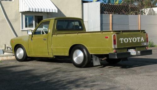 Photo Image Gallery & Touchup Paint: Toyota Truck in Olive    (637)  YEARS: 1974-1977