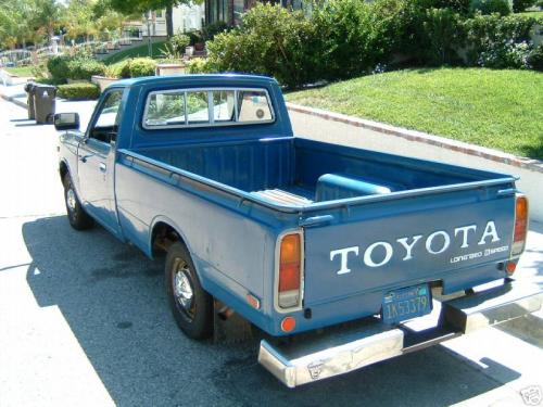 Photo Image Gallery & Touchup Paint: Toyota Truck in Medium Blue   (857)  YEARS: 1975-1977
