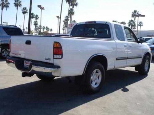 Photo Image Gallery & Touchup Paint: Toyota Tundra in Natural White   (056)  YEARS: 2000-2006