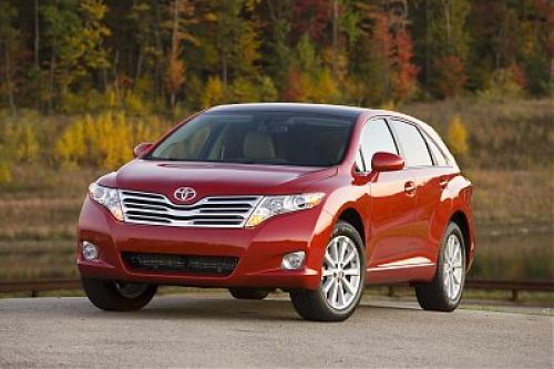 Photo Image Gallery & Touchup Paint: Toyota Venza in Barcelona Red Metallic  (3R3)  YEARS: 2009-2013