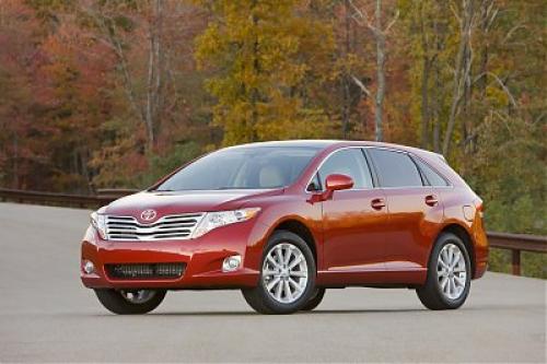 Photo Image Gallery & Touchup Paint: Toyota Venza in Barcelona Red Metallic  (3R3)  YEARS: 2009-2013