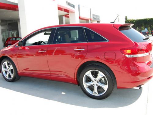Photo Image Gallery & Touchup Paint: Toyota Venza in Barcelona Red Metallic  (3R3)  YEARS: 2009-2013