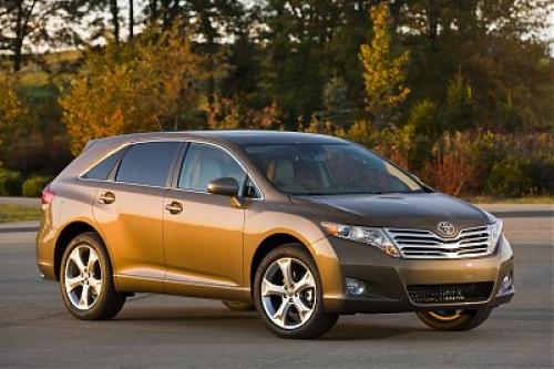 Photo Image Gallery & Touchup Paint: Toyota Venza in Golden Umber Mica  (4U2)  YEARS: 2009-2013