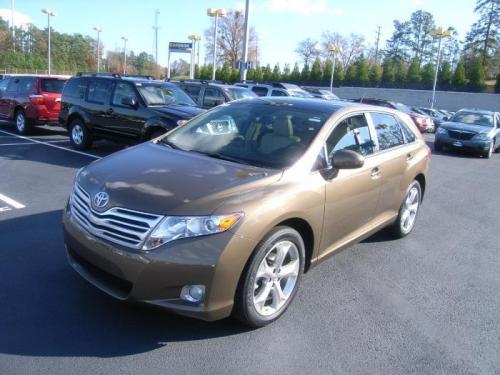 Photo Image Gallery & Touchup Paint: Toyota Venza in Golden Umber Mica  (4U2)  YEARS: 2009-2013